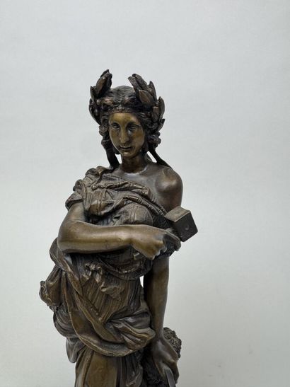École, XIXe.
Déesse.
Sculpture en bronze...