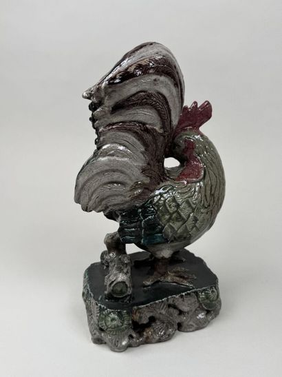 Sujet en grès émaillé polychrome figurant...