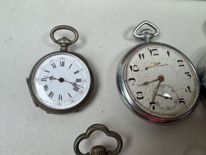 Lot de douze montres de gousset en argent...