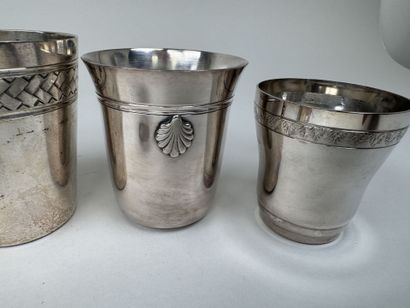 CHRISTOFLE et divers.
Quatre timbales, un...