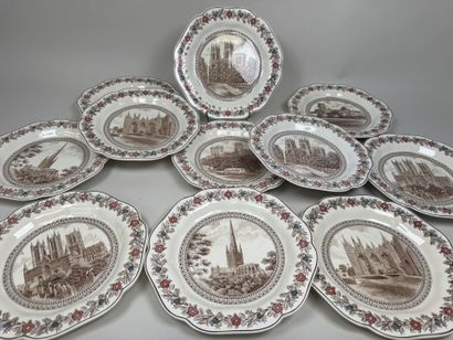WEDGWOOD.
Série de onze assiettes en faïence...
