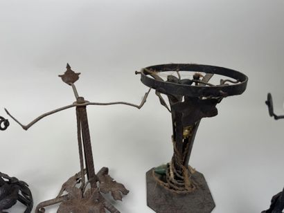 Lot de 5 pied de lampe en fer forgé ajouré...