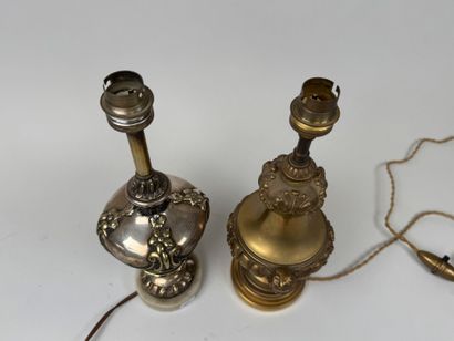 Deux pieds de lampe en bronze doré et argenté...