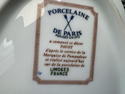 PORCELAINE de PARIS.
Modèle PAVOT.
Importante...