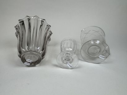 Lot en cristal et verre comprenant :
- un...