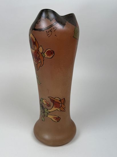 François-Théodore LEGRAS (1839-1916), d'après.
Vase...