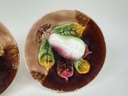ORCHIES.
Deux assiettes en trompe-l'œil et...