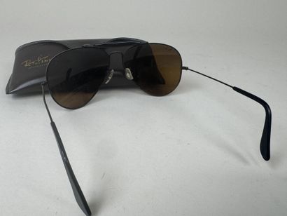 RAY-BAN for DRIVING.
Paire de lunettes de...