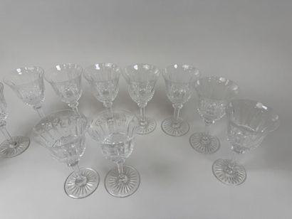 SAINT LOUIS.
Modèle TOMMY.
Série de 11 verres...