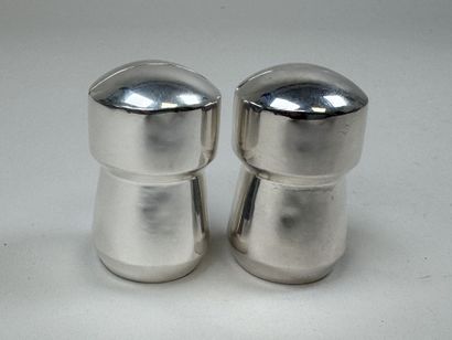 OVALE.
Deux étuis pour bouchon de champagne...