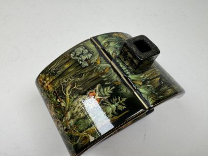 RUSSIA, Palekh School style.
Lacquered box...