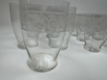 BACCARAT.
Modèle aux cygnes.
Partie de service...
