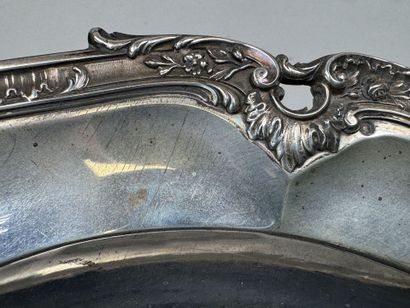 Plat en argent 950/1000, poinçon Minerve,...