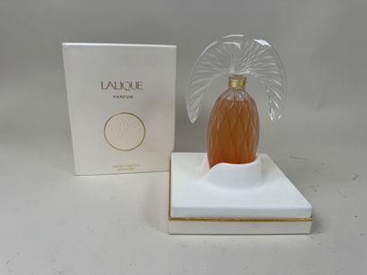 LALIQUE, France.
Flacon de parfum modèle...