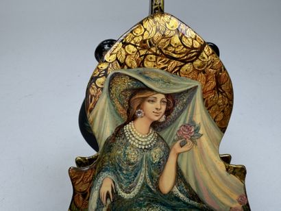 RUSSIA, Palekh School style.
Curved, lacquered...