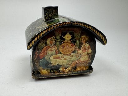 RUSSIA, Palekh School style.
Lacquered box...
