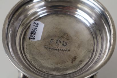 Vase à l'Antique en argent 800 °/°° travaillé...