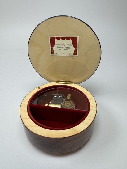 REUGE MUSIC, Switzerland.
Circular music...
