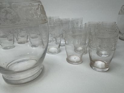 BACCARAT.
Modèle aux cygnes.
Partie de service...