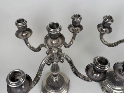 Paire de flambeaux en argent étranger à 4...