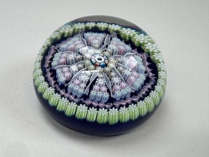 PERTHSHIRE PAPERWEIGHTS LTD (Écosse).
Boule...
