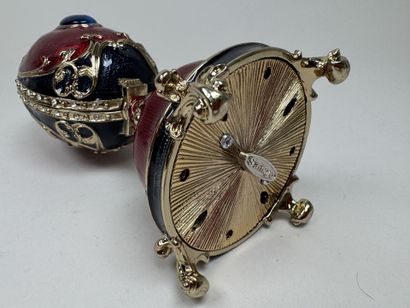 Karl FABERGE, in the style of
An egg-shaped...