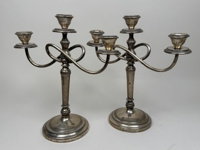 Paire de flambeaux en argent étranger 800/1000,...