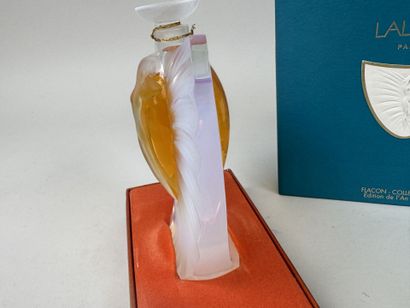 LALIQUE, France.
Flacon de parfum modèle...