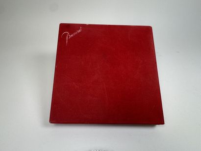 BACCARAT.
Modèle goutte d'eau.
Dessous de...