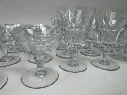 BACCARAT. 
Partie de service de verres en...