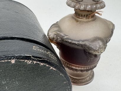 René LALIQUE (1860-1945) pour GUERLAIN.
