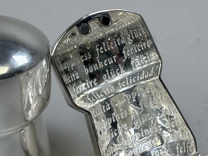 OVALE.
Deux étuis pour bouchon de champagne...