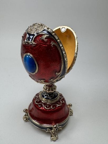 Karl FABERGE, in the style of
An egg-shaped...