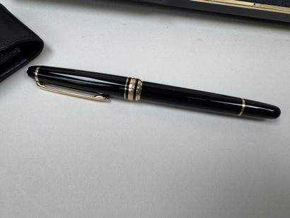 MONT BLANC.
MEISTERSTÜCK.
Black and gold...