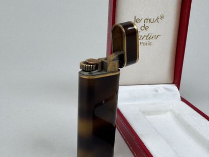 CARTIER.
Les Must de CARTIER à Paris.
Briquet...