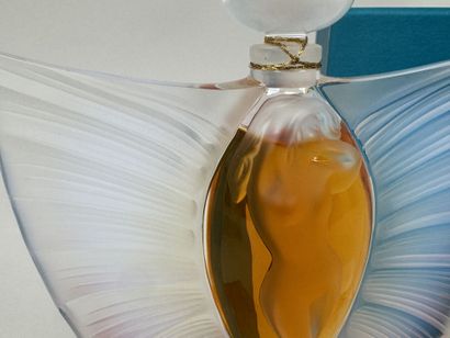 LALIQUE, France.
Flacon de parfum modèle...