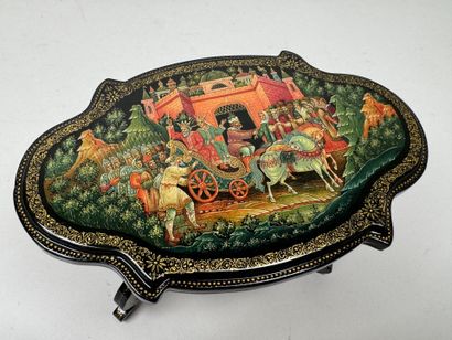 RUSSIA, Palekh School style.
Lacquered box...