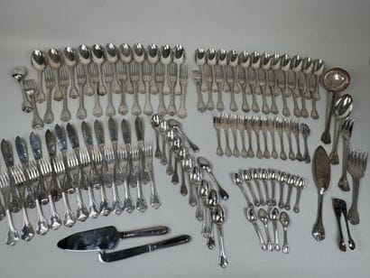 CARDEILHAC.
Importante partie de ménagère...