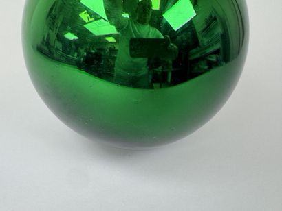 Importante boule de Noël ou de Pardon ancienne...
