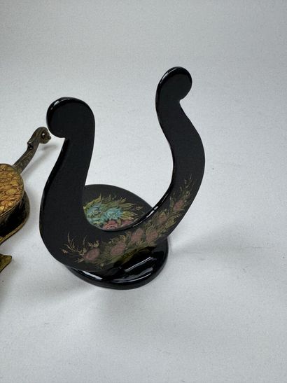 RUSSIA, Palekh School style.
Curved, lacquered...