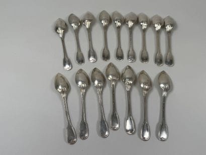 16 petites cuillères en argent 950/1000,...