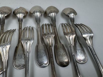 Cinq couverts et une fourchette en argent...