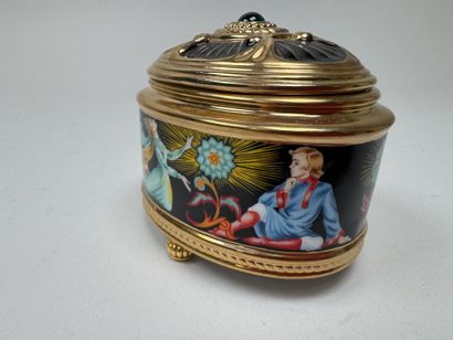 FABERGE & TFM.
Oval-shaped music box that...