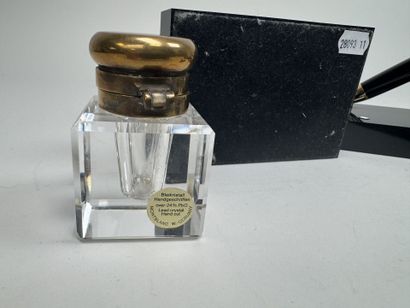 MONT BLANC.
Nécessaire de bureau e, verre,...