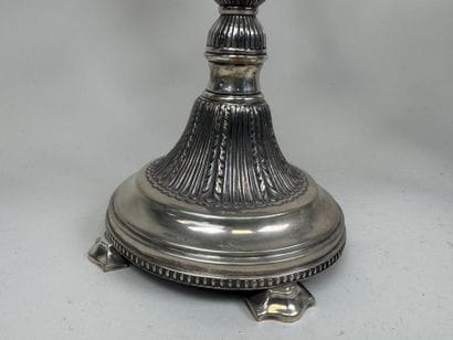 Paire de flambeaux en argent étranger à 4...
