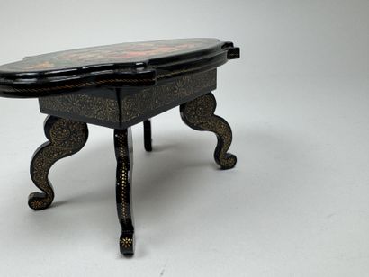 RUSSIA, Palekh School style.
Lacquered box...