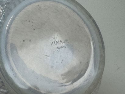 René LALIQUE (1860-1945).
Modèle Écailles.
Vase...