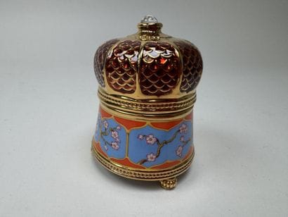 FABERGE & TFM.
A music box in the shape of...