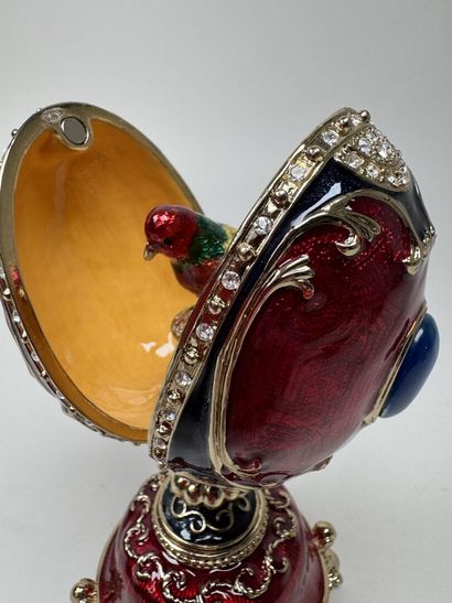 Karl FABERGE, in the style of
An egg-shaped...