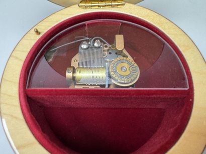 REUGE MUSIC, Switzerland.
Circular music...